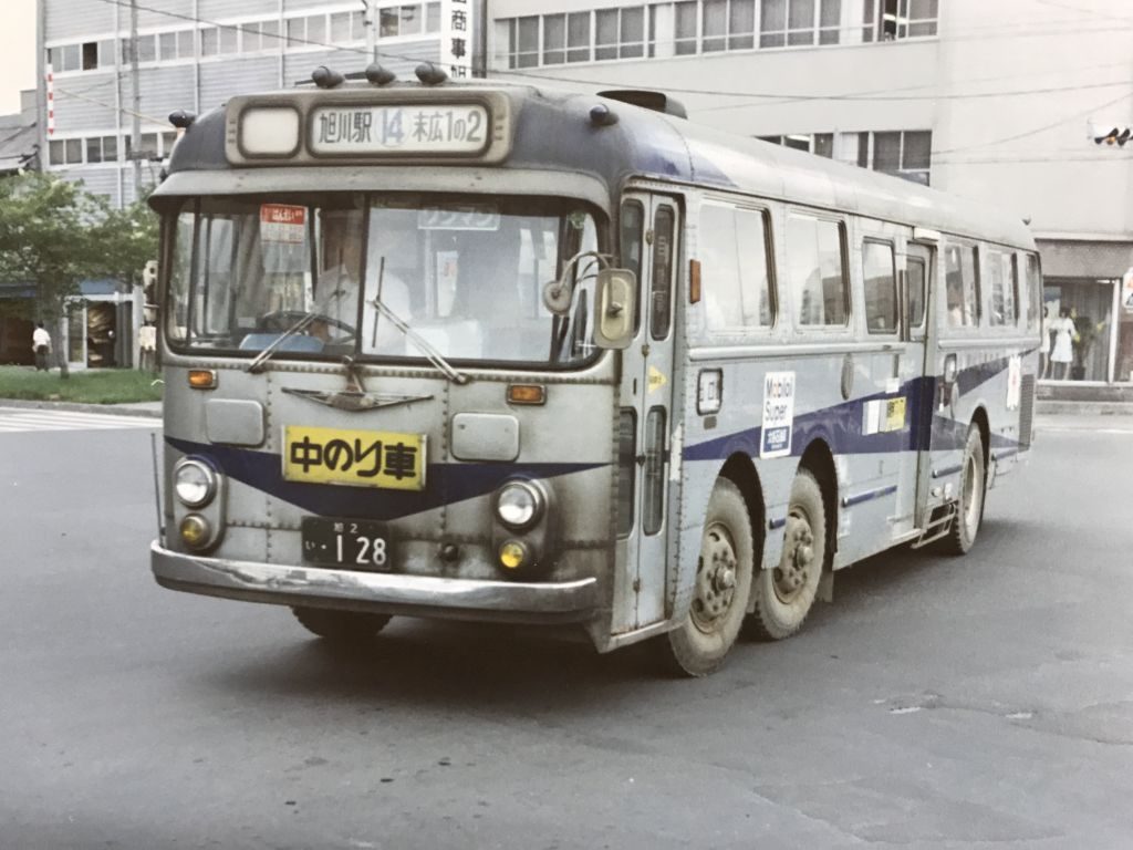 令和に復活！1963年製の3軸バス「MR430」 – 旭川電気軌道株式会社